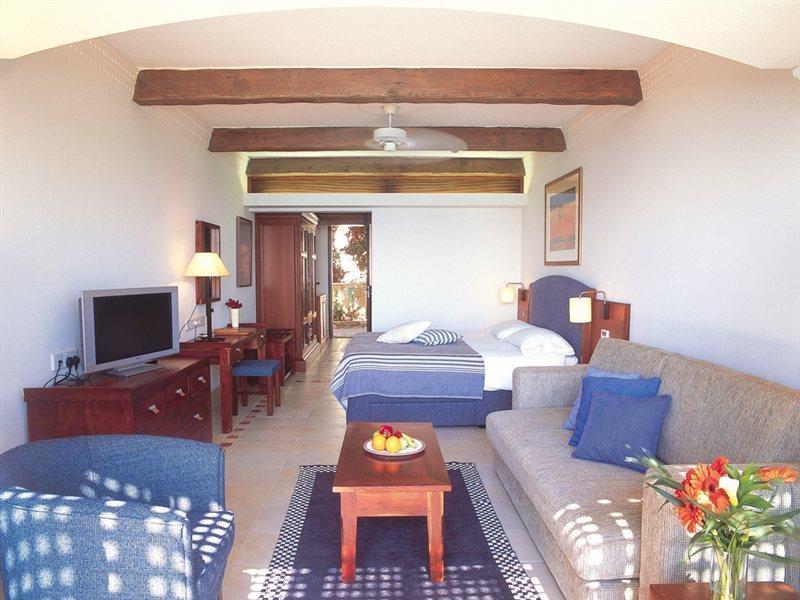 Columbia Beachotel Pissouri Exterior photo